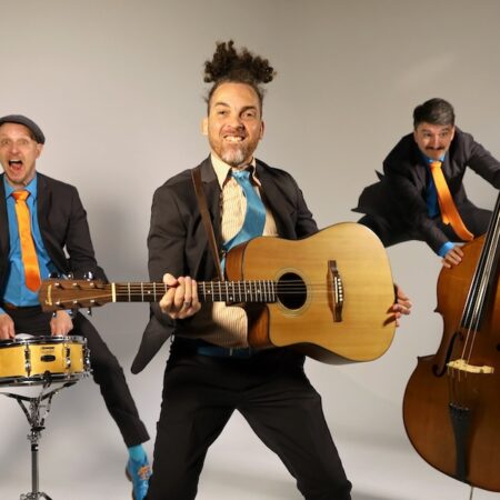 Moon About in actie Moon About in actie